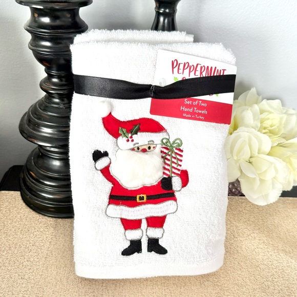 NWT SET OF 2 3D SANTA CLAUS Bathroom Hand Towels - Picture 7 of 8
